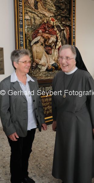 Oberin Schwester Bernwade besucht `ihre` Schwestern im Krankenhaus